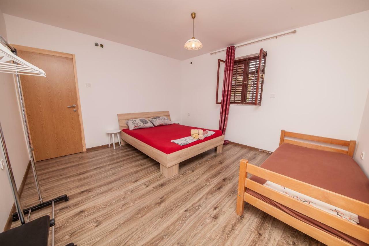 Alex Guesthouse Kotor Exterior photo